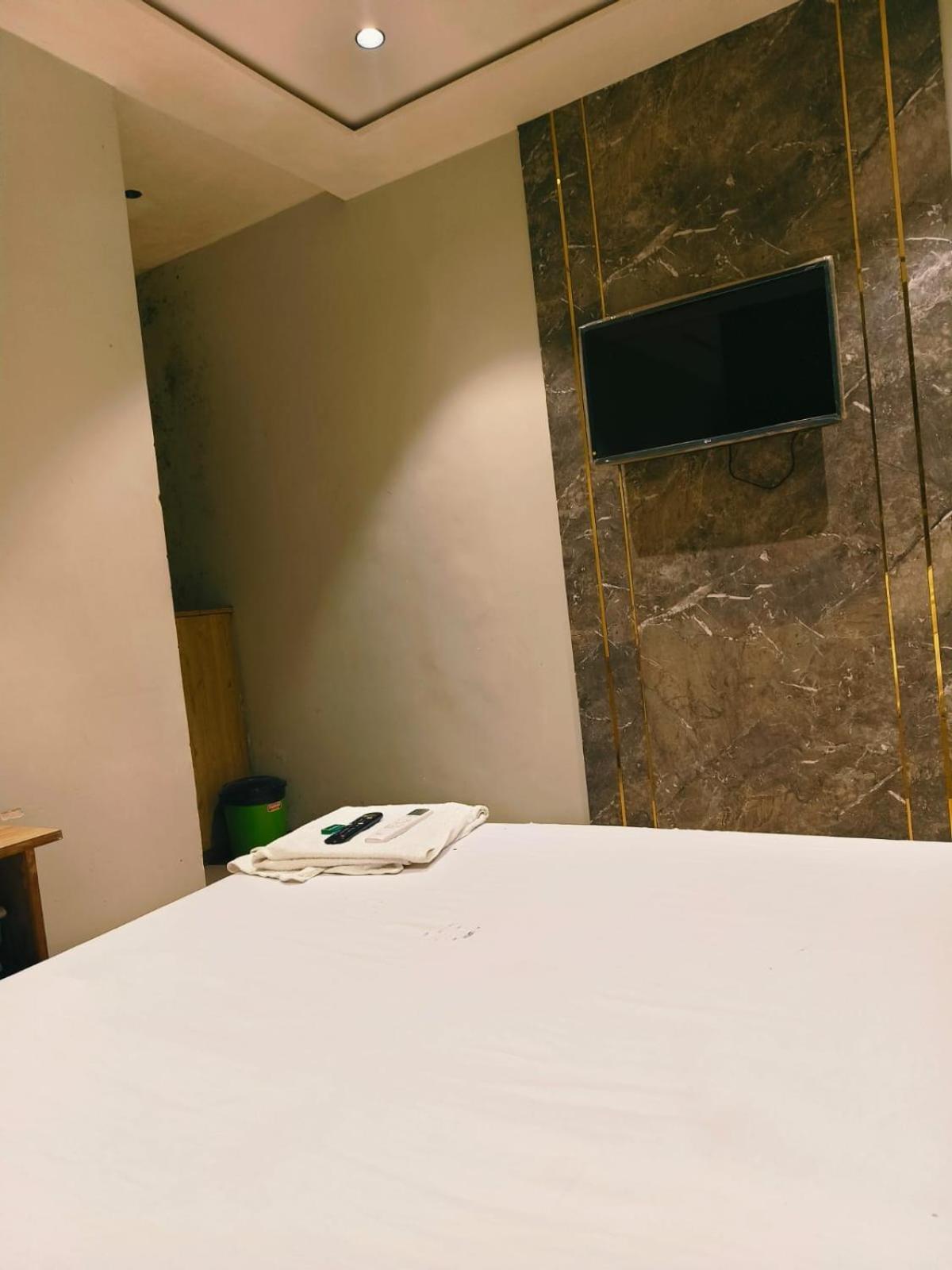 Hotel Sunrise Residency Mumbai Exteriör bild