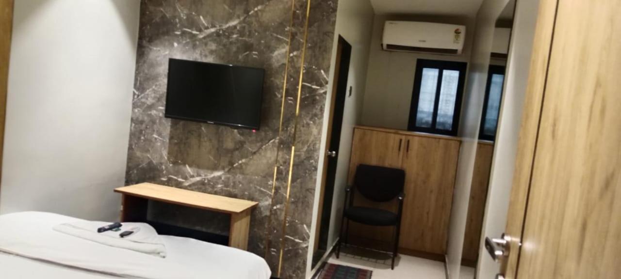 Hotel Sunrise Residency Mumbai Exteriör bild