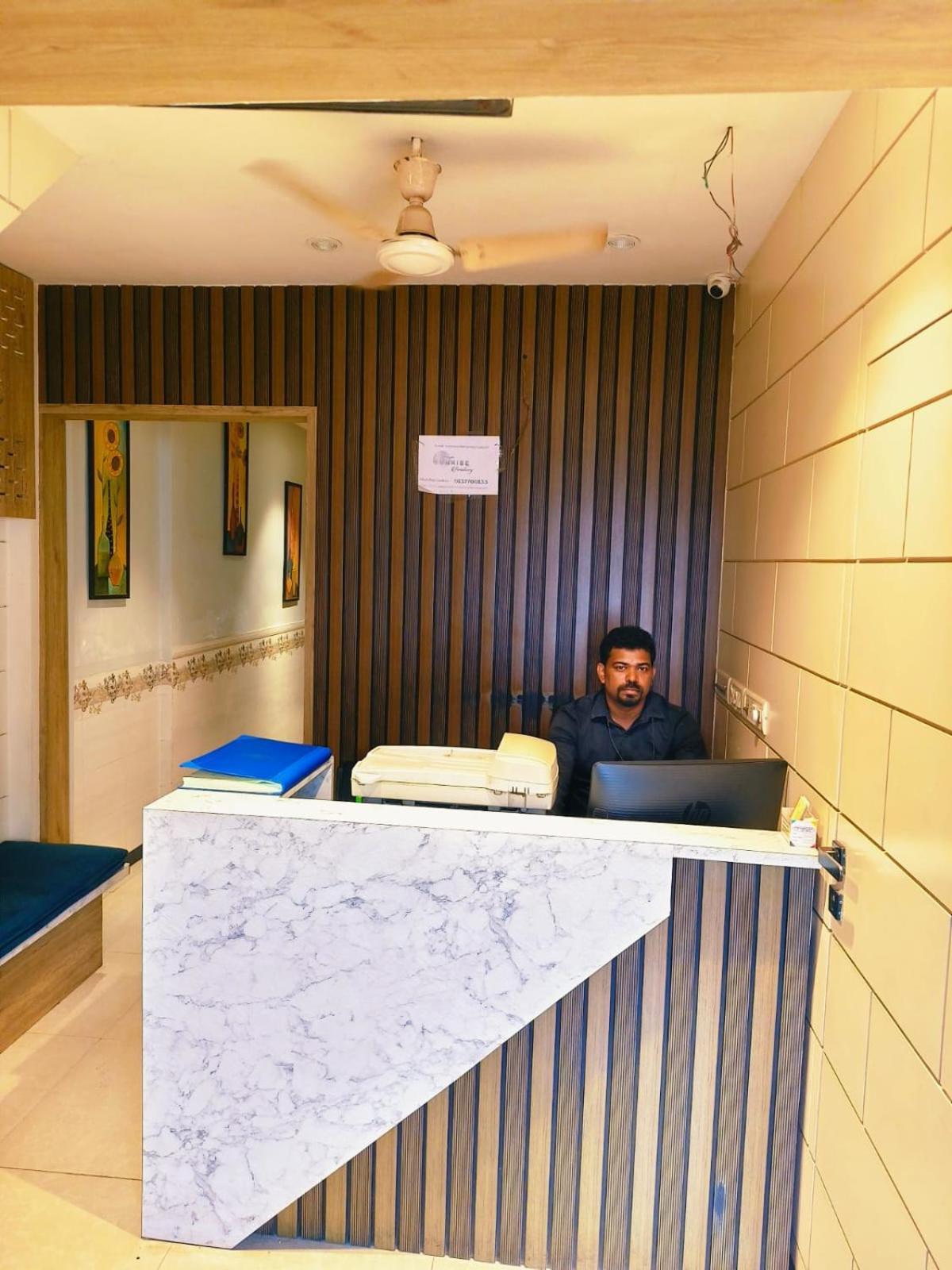 Hotel Sunrise Residency Mumbai Exteriör bild